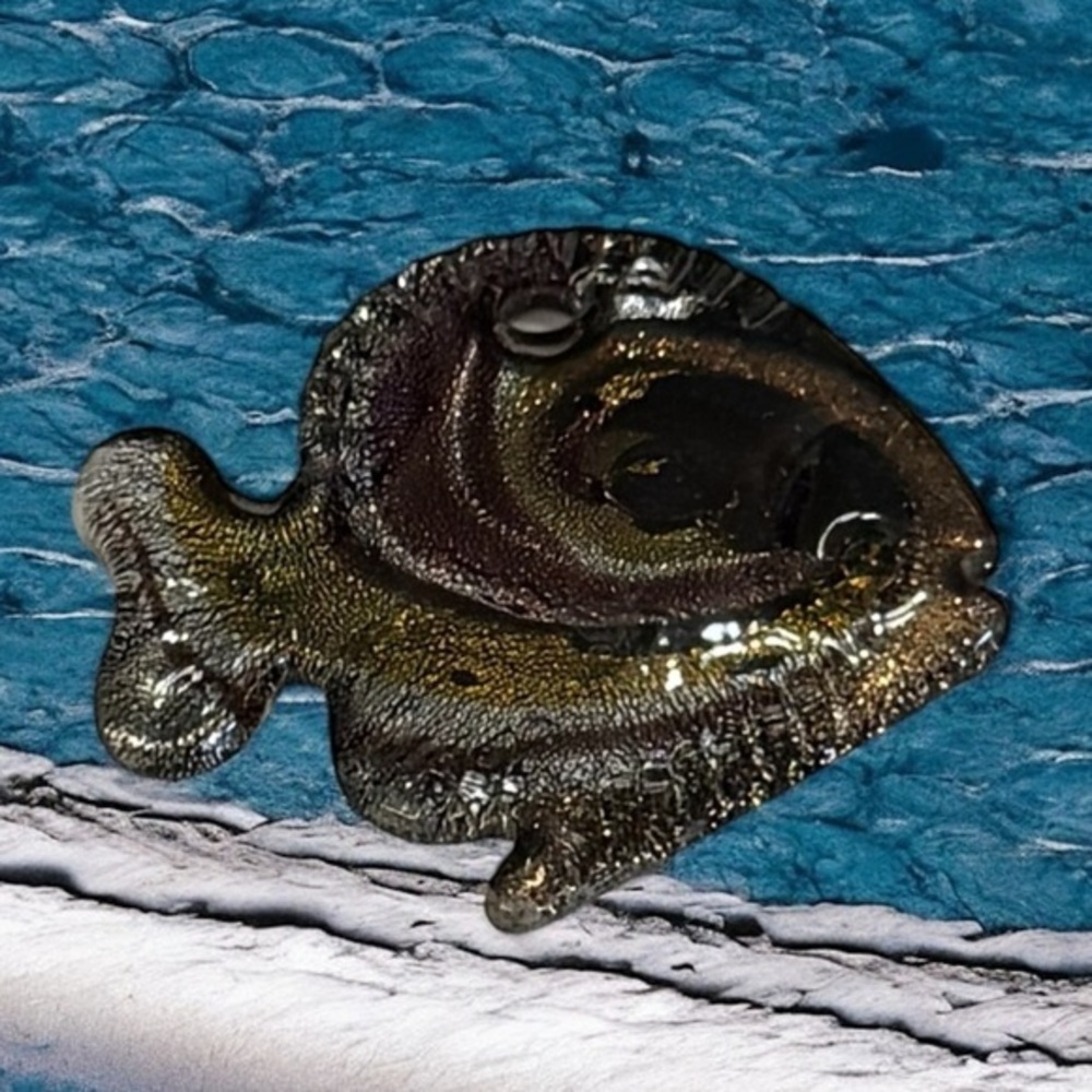 🫶🏻 Decorative Glass Fish Pendant - Black, Purple and Gold